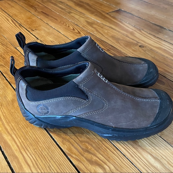 clarks trail shoes